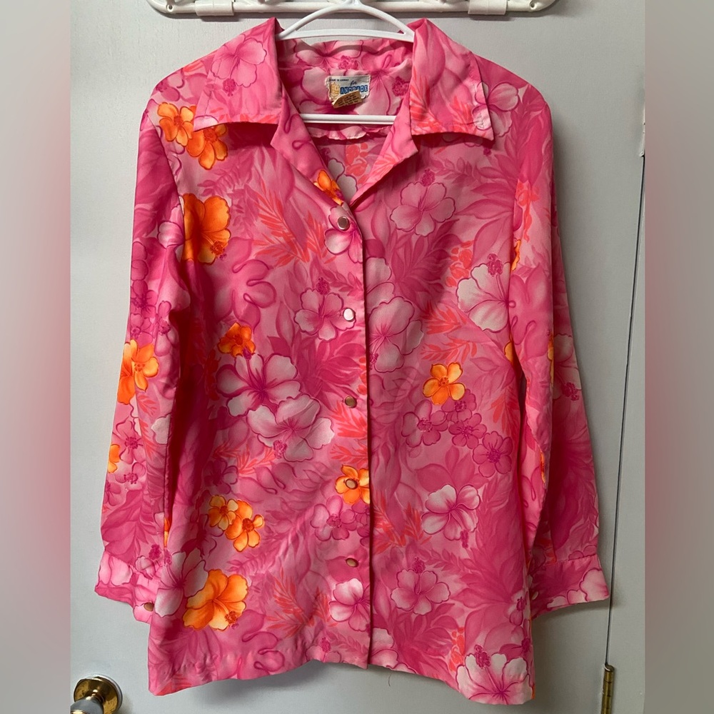 Pink vintage Hawaiin blouse